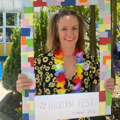 The official account for the English department at Heolddu.
#TeamHeolddu
