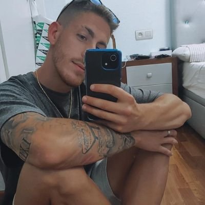 DeCLiiRius's profile picture. 