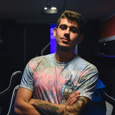 27 years old, Martial Arts, WWE & gaming enjoyer