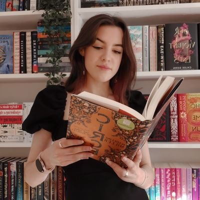 | UK 🇬🇧 | she/her | 🏳️‍🌈 | 

I am THAT Hunger Games fan.

Tiktok: anya.reads
Insta: anya.mae.reads