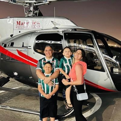 ResendeUSA's profile picture. Brasileiro, de direita, conservador. Vivo hj no país símbolo do capitalismo. casado com uma mulher linda e pai de 2 príncipes que tornam minha vida mais feliz.