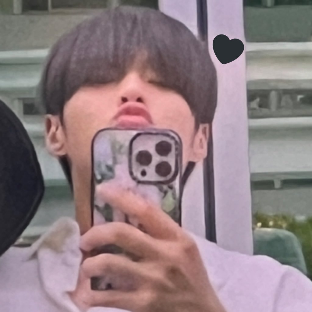 Hwiiyaho's profile picture. #휘 #김병근