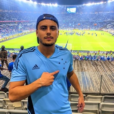 mthsqrz's profile picture. 🦊💙