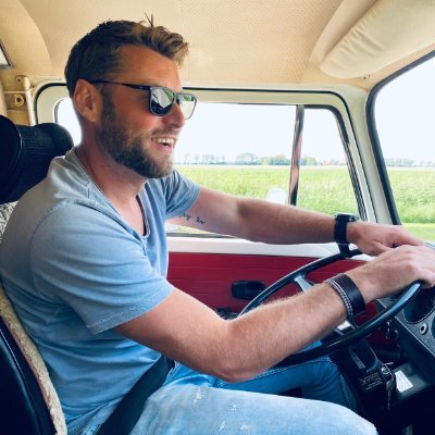 IgorGootjes's profile picture. Consultant bedrijfsvitaliteit- en gezondheid OZD Training & 
Digital marketing adviseur bij SELFCONTROL
Voorheen Personal Trainer & Leefstijlcoach IGOFIT