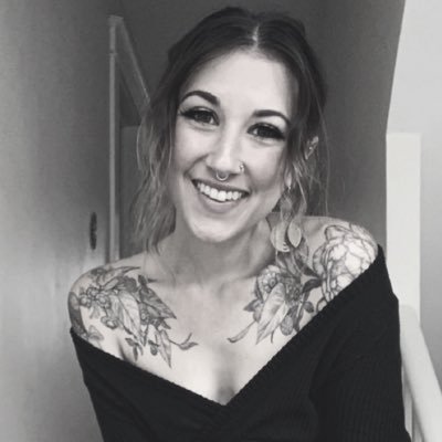 pepperlynneee's profile picture. she/her // bi // vegan // virgo // creative 😻🌿📸☕️✨🥃🏳️‍🌈