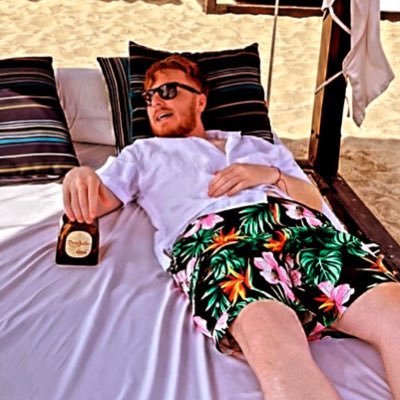 Dr__Cee's profile picture. iSPY with my little iPhone 📈