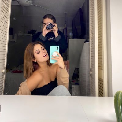 Tiaraarenas's profile picture. 222