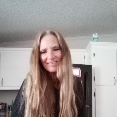 MonicaCourier's profile picture. Big heart
