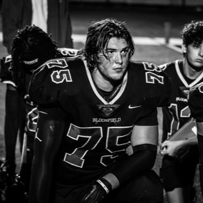 2024 Bloomfield Hills HS (MI) 6’4 295lbs (#75) Football: OT/center/DT/ Basketball: PF 3.9 GPA jacksonholton19@gmail.com 248.346.8493 2022 OAA Scholar Athletes