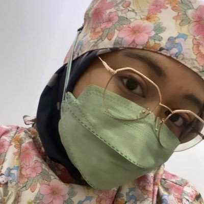 ayudewik's profile picture. Dentist ✌️