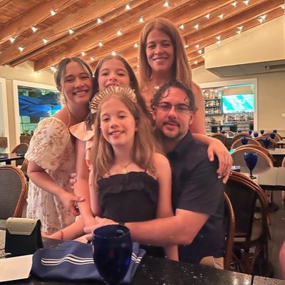 Finanzas Corporativas, Tax planning, Accounting, US inter taxation. Esposa de Daniel Mezzadri, mama de Daniela y Fiorella. Creyente de la libertad y la familia.
