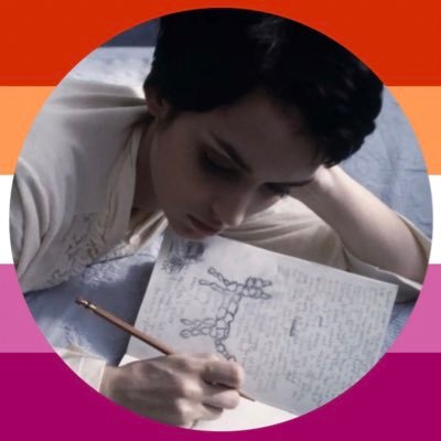 bealoveshotmoms's profile picture. she her | in love w winona