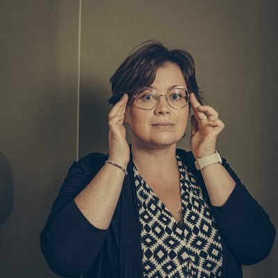💡bibliothécaire 🎤médiatrice littéraire 🏆jurée divers prix littéraires