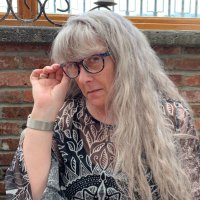 Kate Lyons (@realkatelyons) 's Twitter Profile