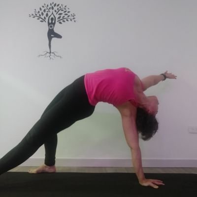 ESYY_VlzaCcs's profile picture. 