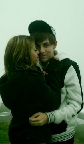 NOME:Nawaly Isabelli Alves
Idade:13
Banda:NEVER SHOUT NEVER
http://t.co/d0JXEZjAya