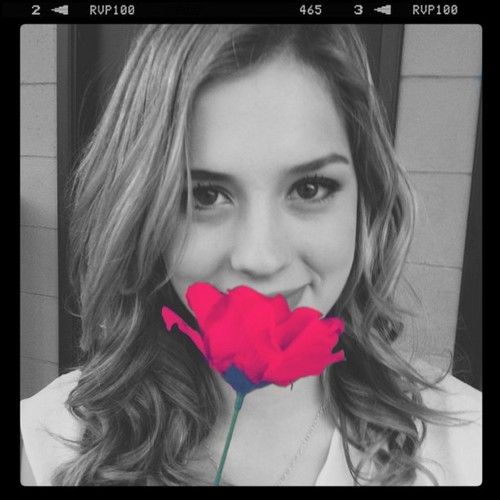 FC da Pessoa mais linda do MUNDO ,dona dos olhinhos azuis ♥
Te amo soh , madrinha : ale loyola
 ofc: Julhie Campello e Brian Cohen