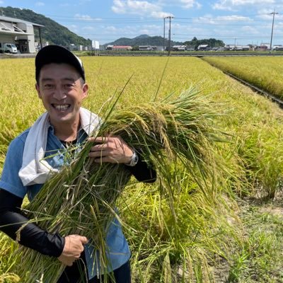 tubaki_ogawa's profile picture. 椿商事株式会社代表取締役社長 / 10年前にサラリーマンを辞めて実家の農業を継ぐつもりで地元へ戻るが、農業だけで生活するのは本当に難しく、農家をしながら農機具のリユースで農家さんの応援をする「中古農機具センターグループ」をスタートさせて現在9店舗を運営中 / 国内20店舗と海外に3店舗を目標に日々邁進しています！