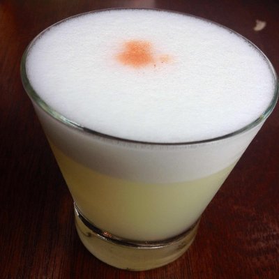 PiscoSour a la vena y comer, comer, comer! Si la vida anda mal, prendemos parri y le damos a la VetadoTerapia intensiva y yastá! Vida, sour, parrilla y tinto!