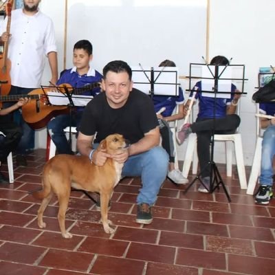 Campesino, líder comunal, estudié ingeniería de alimentos.