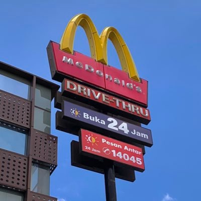 johnsonmartahan's profile picture. Stay Weird