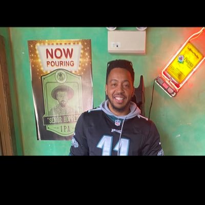 TheRealMacWard's profile picture. #flyeaglesfly