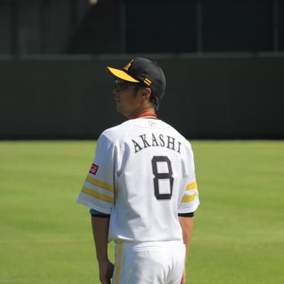 リアル公開垢。
佐賀にて自発・放デイの指導員やってます。
ギターしてました。趣味に真っ直ぐ。
EDWINさんにフォローされてないのでじーぱん辞めました。
鷹党。檻丑と鯉もちょっと贔屓。
革命軍上等。
俺の #8 明石健志(永久欠番)、#142 藤原大翔
佐賀にて自発・放デイの指導
安田国民。
ミュート推奨