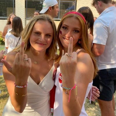 Lindsey80389179's profile picture. uark 25