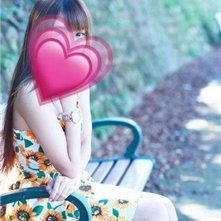 Kaede56091069's profile picture. 彼氏ほしい 20さいFカップ💗 エステティシャン フォロとDMして オナしたくなるような動画フォロワーさんに送るね💕