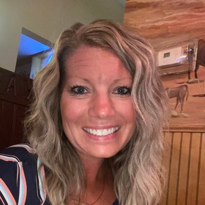 Mother of 4, Happily married to my high school sweetheart Adam, and working as a Nurse since 2007. Enjoying life! Live everyday as it’s your last!