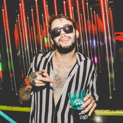 🎶 DJ POP
Produtor da Festa @smoothieopenbar (IG)
Sagitariano, 29 anos
Contato: caike.martins@live.com