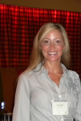 nichechortles's profile picture. Loves God,has an amazing daughter, great friends and family,dental hygienist by day,Youth Group Leader,volunteer addict, workout nerd and 100% JERD!