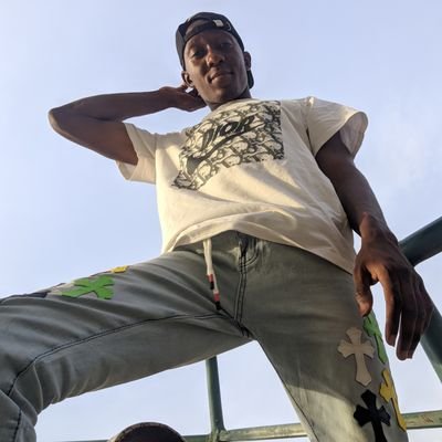 horlahswise's profile picture. God please bless my hustle..😀😀👏👏👑👑Be wise,humble and you will be bless