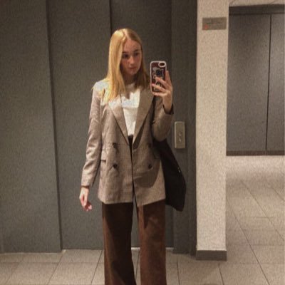 NogaElsa_'s profile picture. 📚👩🏼‍⚕️ || 8 janvier 2020
