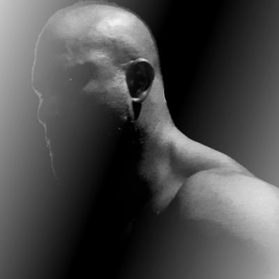 0verlord's profile picture. Comento cosas de gymbro y sobre la burbuja inmobiliaria.