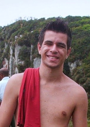 Não é a força, mas a perseverança, que realiza grandes sonhos.