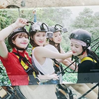 only ot4 - JenChuLiChaeng tớ kh có bias
 , JenLisa ♡
my ins : ngy_loaan