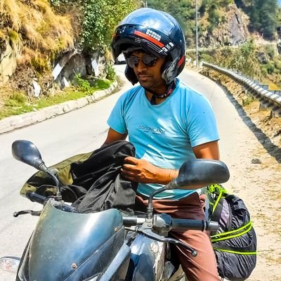 Ashwini1782's profile picture. मुफ़लिसी कहीं भी आये पर इल्म से दूर रहे,
इल्म -ऐ-मुफ़लिसी में ज़हन ख़ाक हो जाते है ।