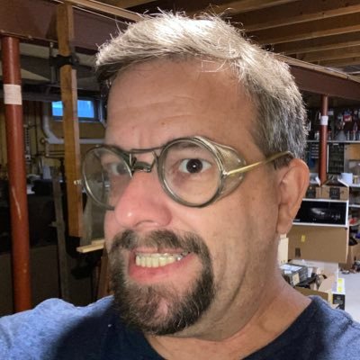 he/him ~~ Black Lives Matter ~~ DJNZ/CDRW/INTP ~~ I like cheese. Patreon: https://t.co/Uf94RSjeWF
Mastodon: @bleullama@techhub.social