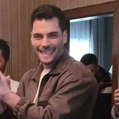 mobflowers62's profile picture. @AkinAkinozu