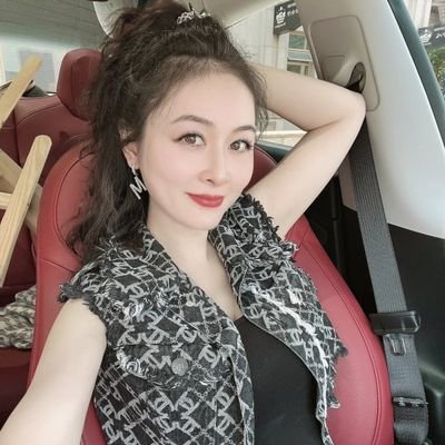 linping61585886's profile picture. A divorced woman.