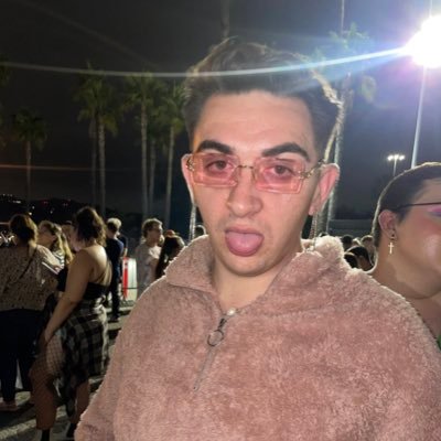 nathangecan's profile picture. @cal alum | he/him