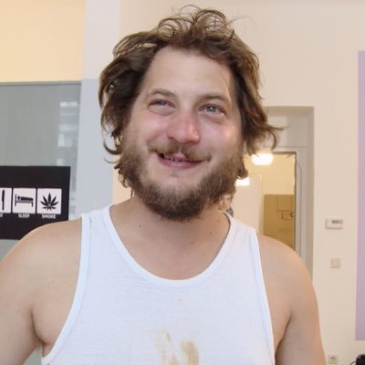 lucalutzluca's profile picture. (he/him) der verpackungsabfall von müllsäcken ist das perfekte perpetuum mobile