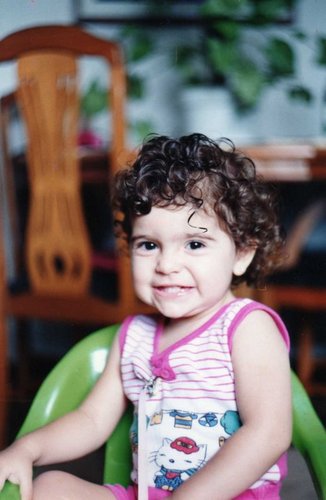 geminiana, impulsiva e hesitante, fiel, emotiva, instável, orgulhosa, uma jovem apaixonada que imagina seu futuro somente ao lado dele ♥