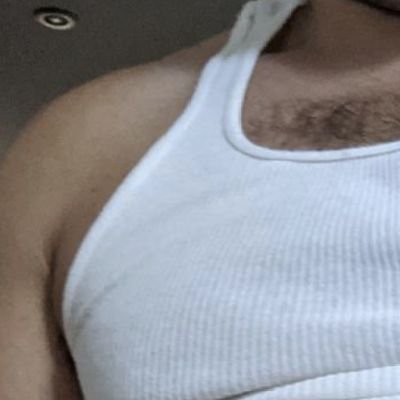 bi guy in Philly into lifting, showing off, frot, and oral.

nsfw/18+ only
