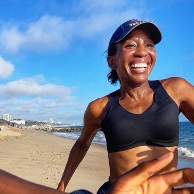 🎙Host of The @suiterun Podcast (with Jerold Mitchell) (New episodes every Thursday ⬇️!) Mom × 3 ❤ 3:05 marathoner + Run coach. Run faster + have fun! #runhappy