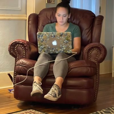 Its_HannahKaye's profile picture. slowly turning into a Taylor fan acct. she/her 🌈