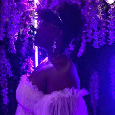 ✨Ever seen a ray of sunshine and a fairy in human form? 🧚🏾♀️ Lemme introduce myself! Thirties ✨. Blerd. Fueled by laughter and coffee. Hey there! ✨
