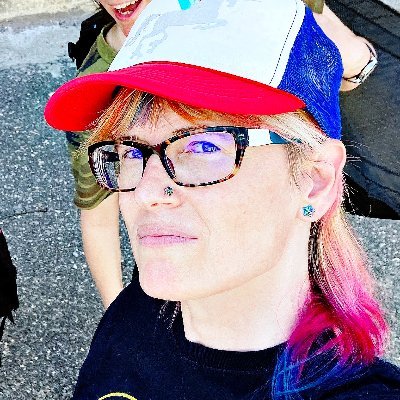 SpaceCadetRobin's profile picture. Queer Gen X she/they tomboy.
Writer. Editor. Spoonie.
Flannel and glitter in equal parts.✨⚡ Guitar in Triple Creme, Bass in Izkrya
https://t.co/nBlMpgFF4C