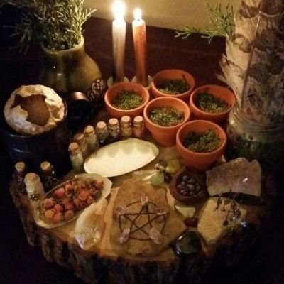 TAROT Y RITUALES.
AMARRES DE AMOR 
ENDULZAMIENTO 
ABRIMOS CAMINO
Información; +56945008992
Sabrina Hernandez.